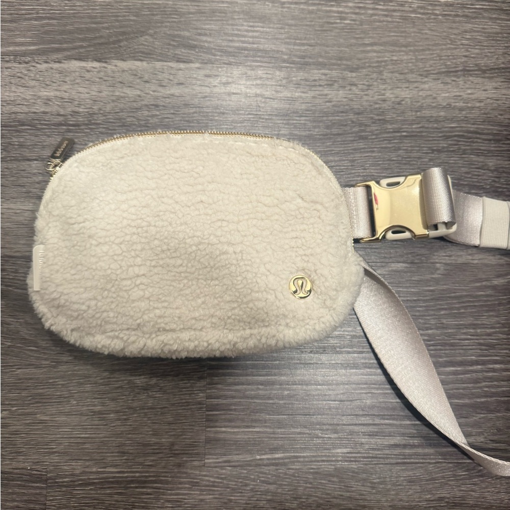 lululemon athletica Cream Sherpa Crossbody Belt Bag